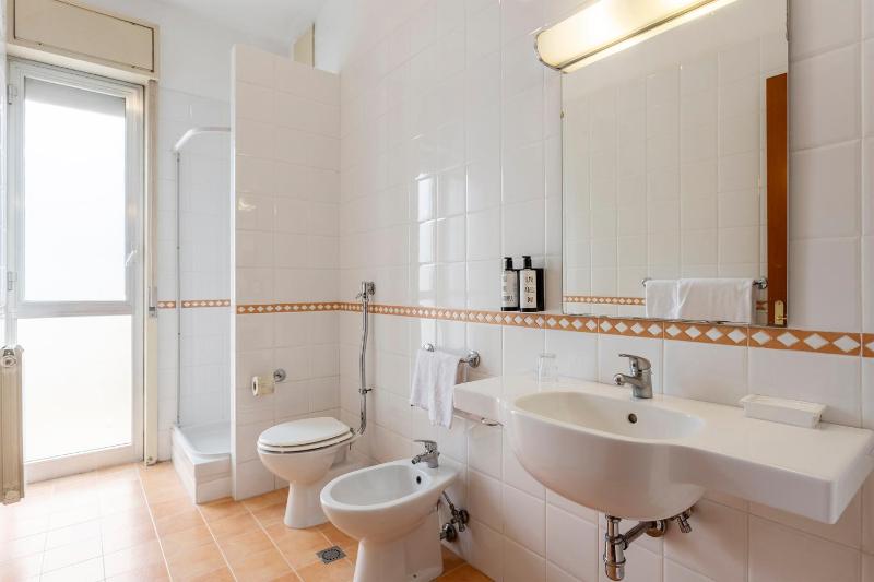 Double or Twin Room with Balcony image 4