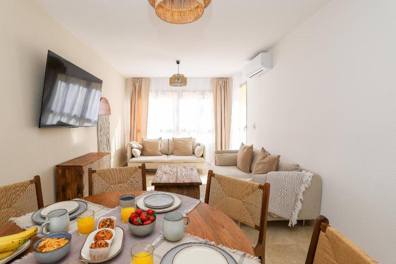 Camelia 3bed apartment - Fuengirola centre 250m beach - image 16