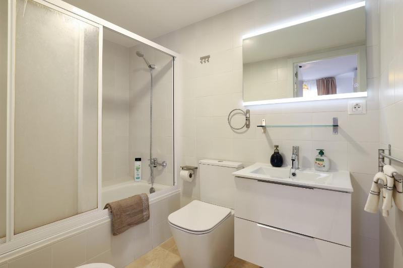 Camelia 3bed apartment - Fuengirola centre 250m beach - image 10