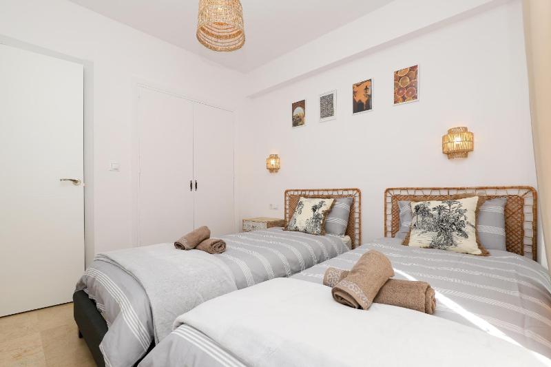 Camelia 3bed apartment - Fuengirola centre 250m beach - image 22