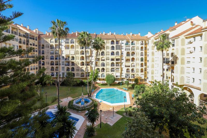 Camelia 3bed apartment - Fuengirola centre 250m beach - image 6
