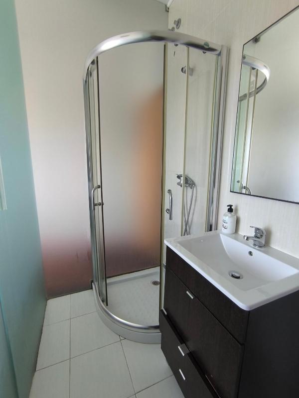 Double Room with Sea View image 4