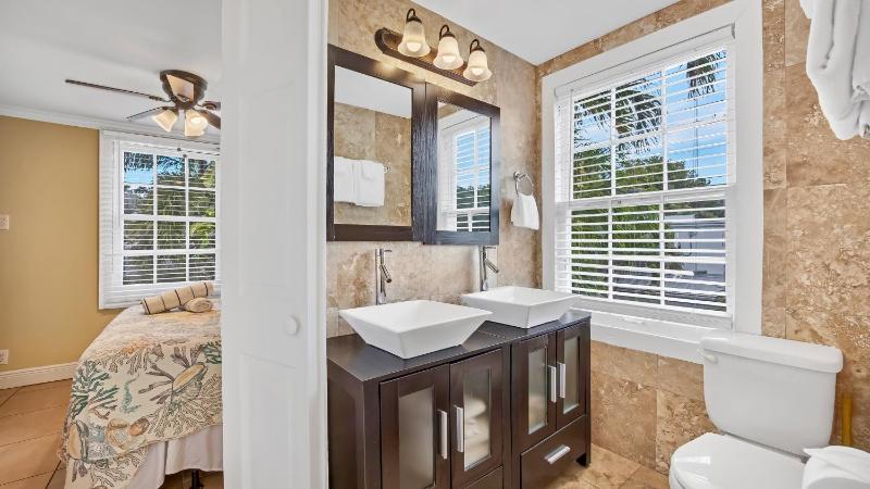Barbuda Suite by Last Key Realty - image 2