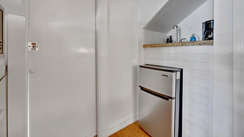 Matecumbe Suite by Last Key Realty - image 9