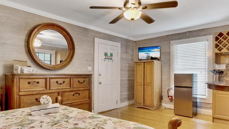 Kokomo Suite by Last Key Realty - image 10