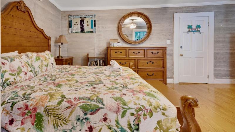 Kokomo Suite by Last Key Realty - image 24