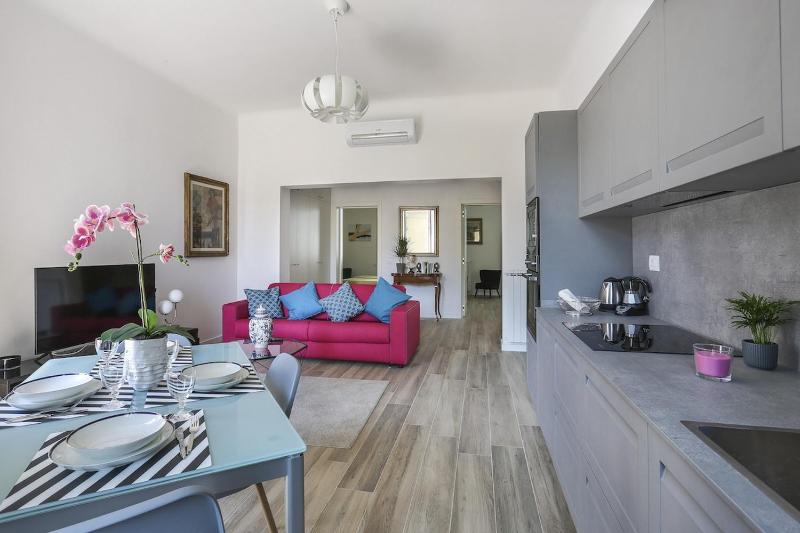 Modern Comfort in Florence - image 14