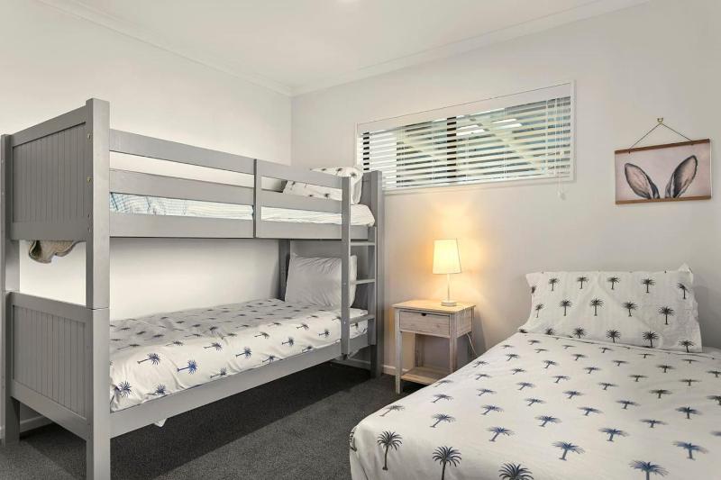 Shepherds Retreat - Cozy Group Stay With Air Con and Outdoor Dining - image 17