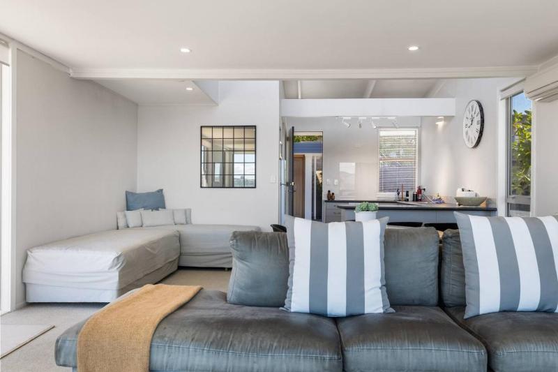 Lakeview Retreat With Private Geothermal Pool - image 17