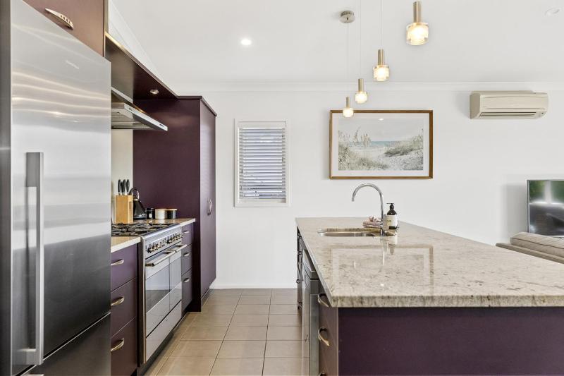 Villa at the Lake - Elegant 3BR Retreat Steps from Lake Taupō - image 24