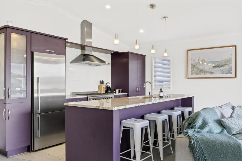 Villa at the Lake - Elegant 3BR Retreat Steps from Lake Taupō - image 20