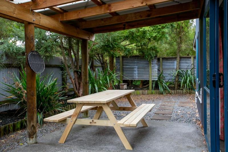 Central and Cozy 2BR Retreat With Parking and Free Wifi - image 17