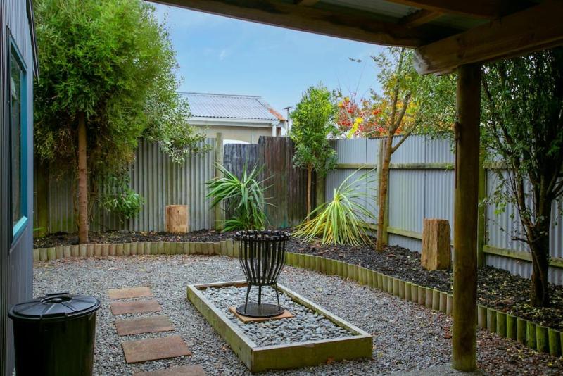 Central and Cozy 2BR Retreat With Parking and Free Wifi - image 18