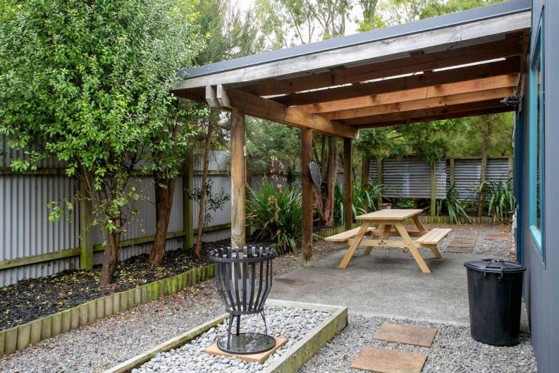 Central and Cozy 2BR Retreat With Parking and Free Wifi - image 29
