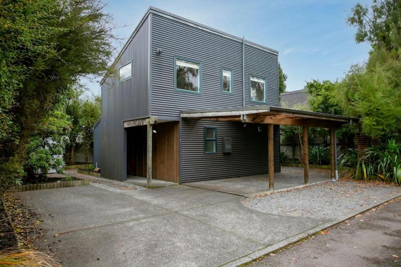 Central and Cozy 2BR Retreat With Parking and Free Wifi - image 28