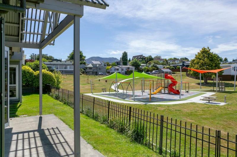 Huia Heights Modern 4BR Home With Park Views - image 32