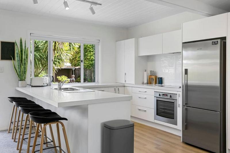 Central Stylish Taupo Retreat With BBQ and Private Garden - image 29