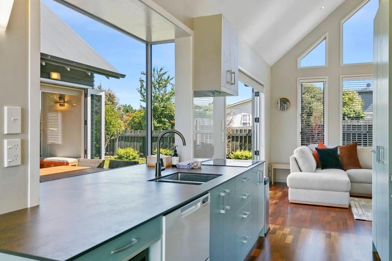 Huia Heights Modern 4BR Home With Park Views - image 14