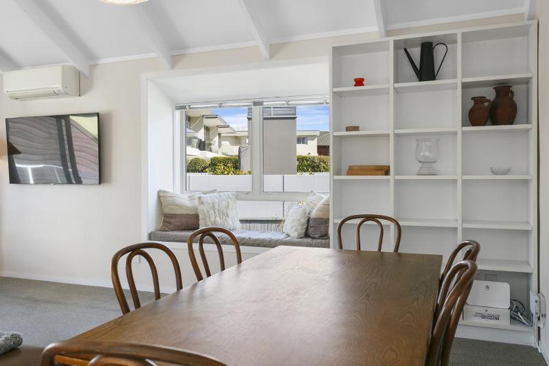 Lake Front Oasis - three bedroom retreat close to Lake Taupo waterfront - image 43