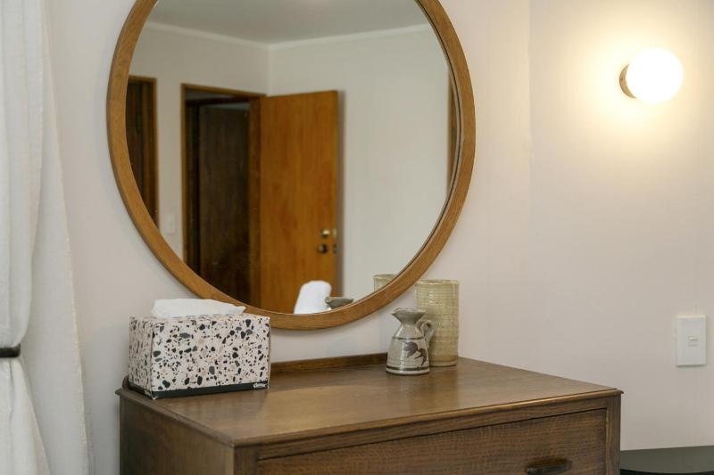 Lake Front Oasis - three bedroom retreat close to Lake Taupo waterfront - image 16