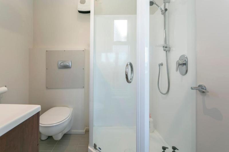 Huia Heights Modern 4BR Home With Park Views - image 5