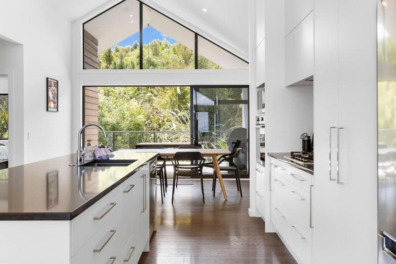 Peaceful Taupo Escape With King Suite and Comfort - image 19