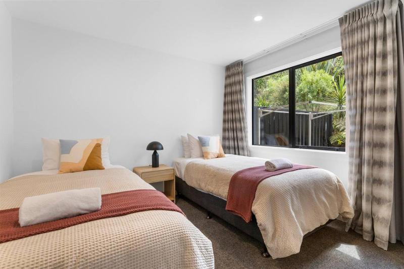 Peaceful Taupo Escape With King Suite and Comfort - image 21