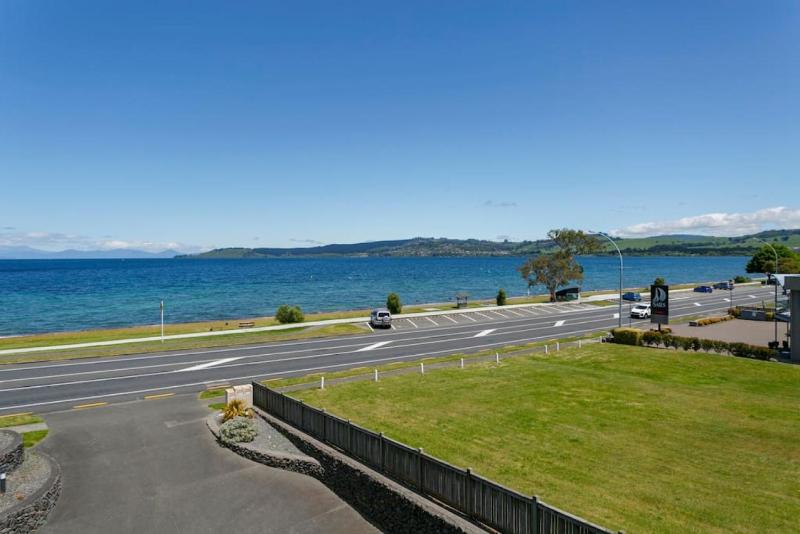 Lakefront Living 3-Level Home With Spectacular Water and Mountain Views - image 15