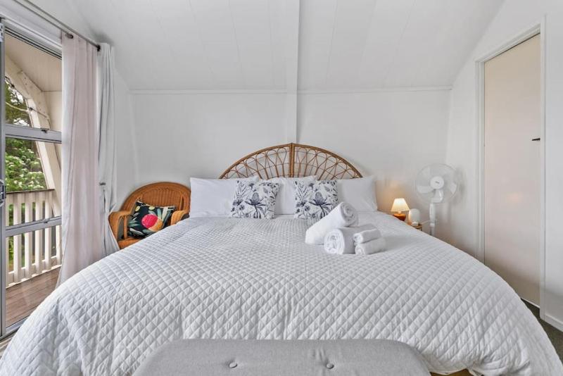 Cozy 3BR Home Walk to Taupo and Playground - image 1