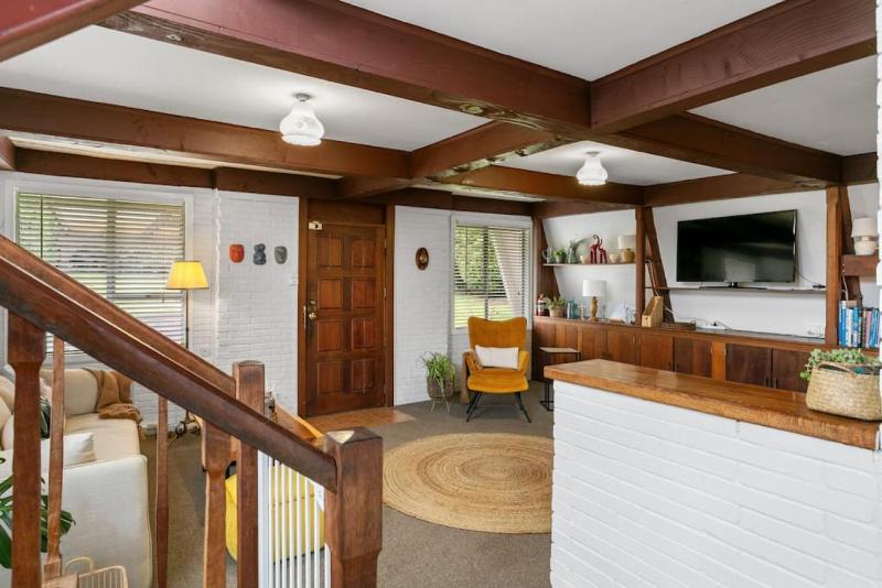 Cozy 3BR Home Walk to Taupo and Playground - image 4