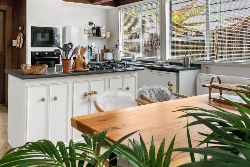 Cozy 3BR Home Walk to Taupo and Playground - image 9