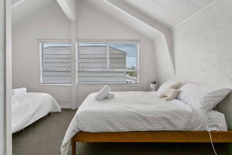 Cozy 3BR Home Walk to Taupo and Playground - image 18