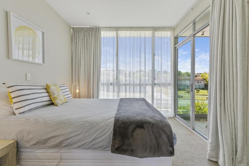 Riverside Apartment With Pool and Lake Access - image 17