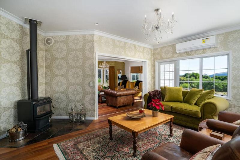 Luxury Group Escape With Spa Pool Views and Privacy - image 6