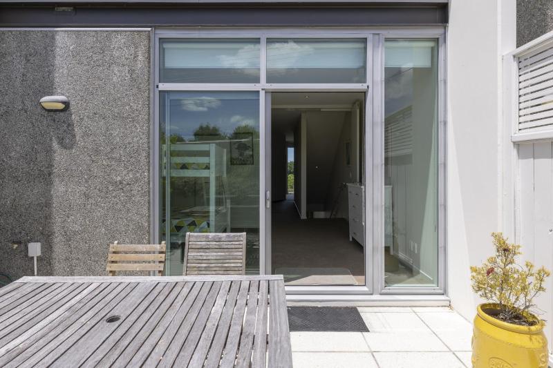 Riverside Apartment With Pool and Lake Access - image 30