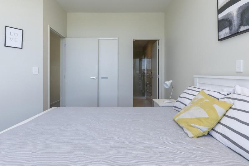 Riverside Apartment With Pool and Lake Access - image 4