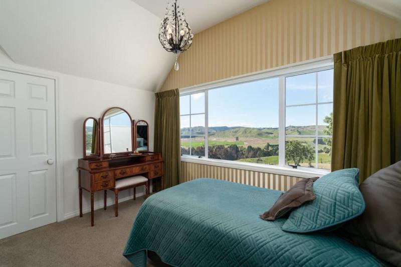 Luxury Group Escape With Spa Pool Views and Privacy - image 23