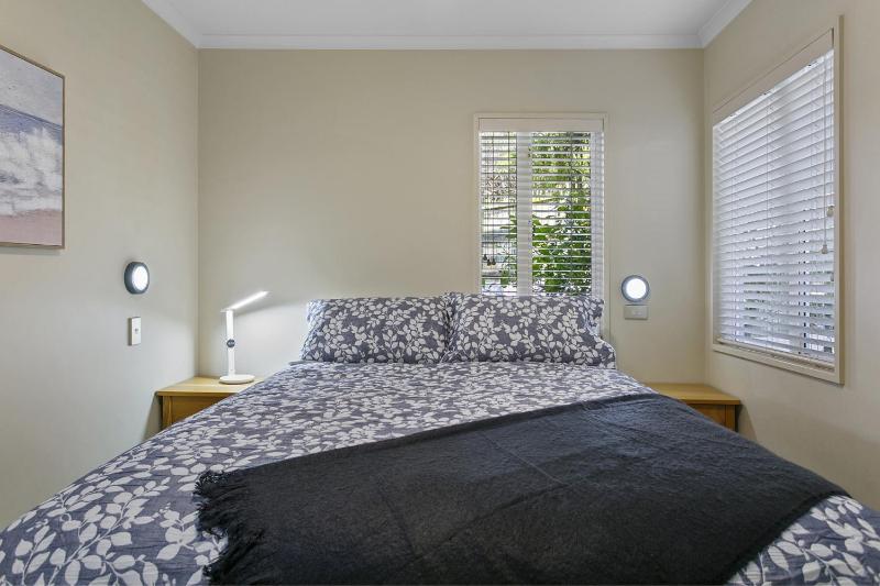 Stunning 3BR Home With Spa Bath Mountain and Lake Views - image 19