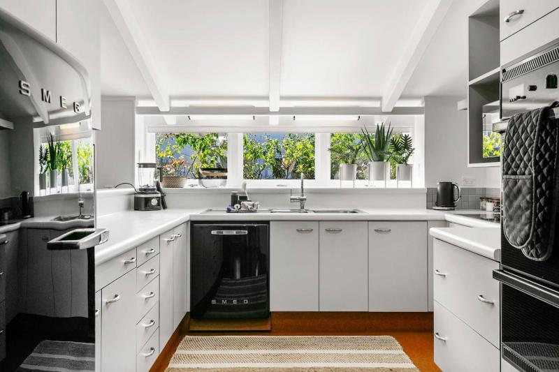 Huia Haven Rustic Garden Retreat With King Suite - image 42
