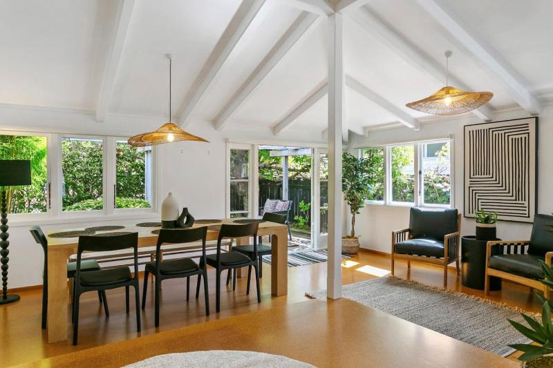 Huia Haven Rustic Garden Retreat With King Suite - image 30