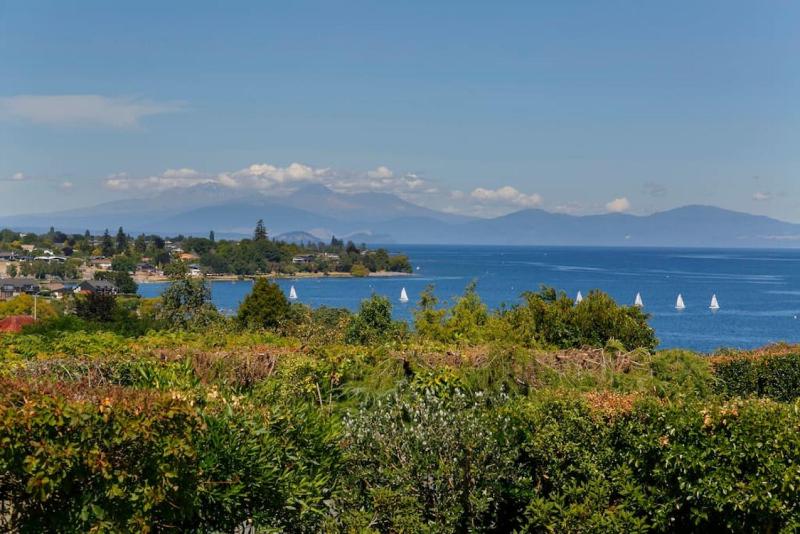 Ultimate Retreat With Heated Floors and Private Mineral Spa - image 9