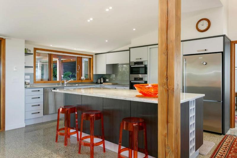 Ultimate Retreat With Heated Floors and Private Mineral Spa - image 5