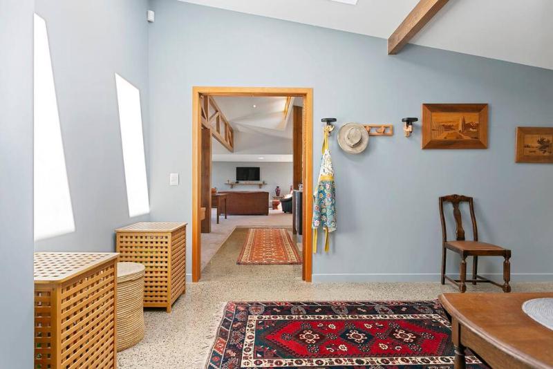 Ultimate Retreat With Heated Floors and Private Mineral Spa - image 4