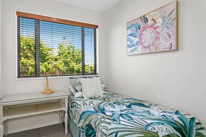 Treetop Living Peaceful 4BR With Scenic Bush Views - image 6