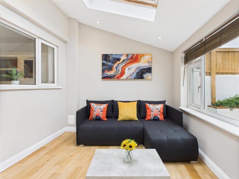 Queens Road by Signature Stays - Modern - Central - image 22