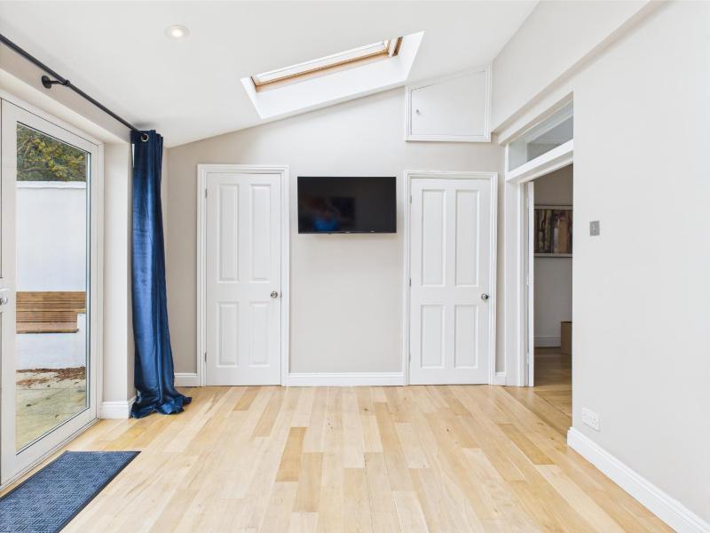 Queens Road by Signature Stays - Modern - Central - image 12
