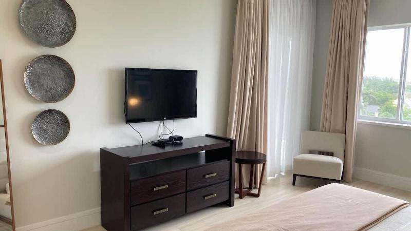 5th Floor Condo at ONE Cable Beach - image 11