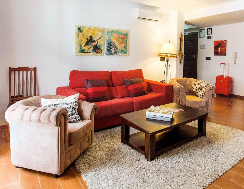 Two-Bedroom Apartment -Calle del Rojo 89/2 image 4