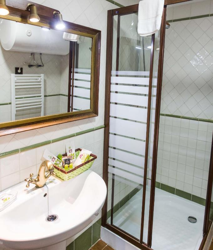 Two-Bedroom Apartment -Calle del Rojo 89/2 image 3
