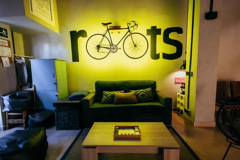 Apartment Ruzafa Roots 12 min to Centre Smart TV Wine - image 9
